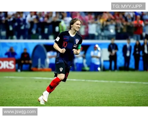 荷兰足球明星的传奇之路与辉煌成就探秘 荷兰足球明星的传奇之路与辉煌成就探秘