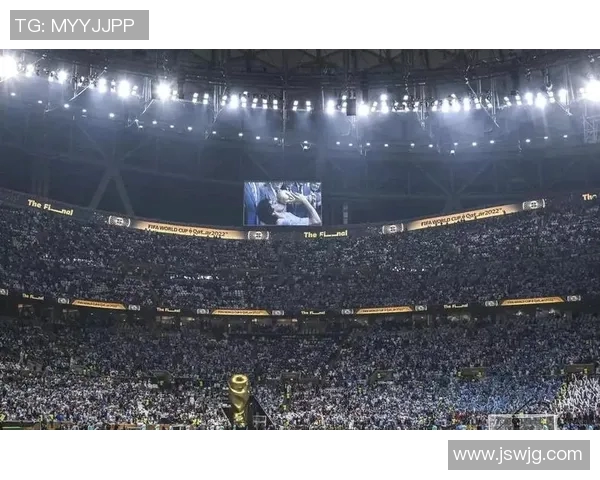 足球明星墙布点亮皇马荣耀时刻展现激情与梦想的完美结合 足球明星墙布点亮皇马荣耀时刻展现激情与梦想的完美结合