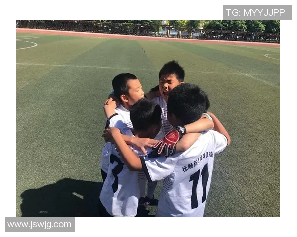 足球明星米兰达的传奇人生与赛场辉煌成就全解析 足球明星米兰达的传奇人生与赛场辉煌成就全解析